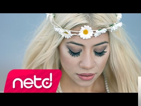 دانلود آهنگ Tuğçe Haşimoğlu از Yeni Yıl Şarkısı (Cover)