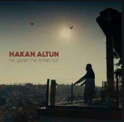 دانلود آهنگ Ne Gelen Ne Soran Var - Hakan Altun از Hakan Altun