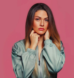 دانلود آهنگ Melis Aydın از Sarhoşken Bile Aramam (feat Tekir)